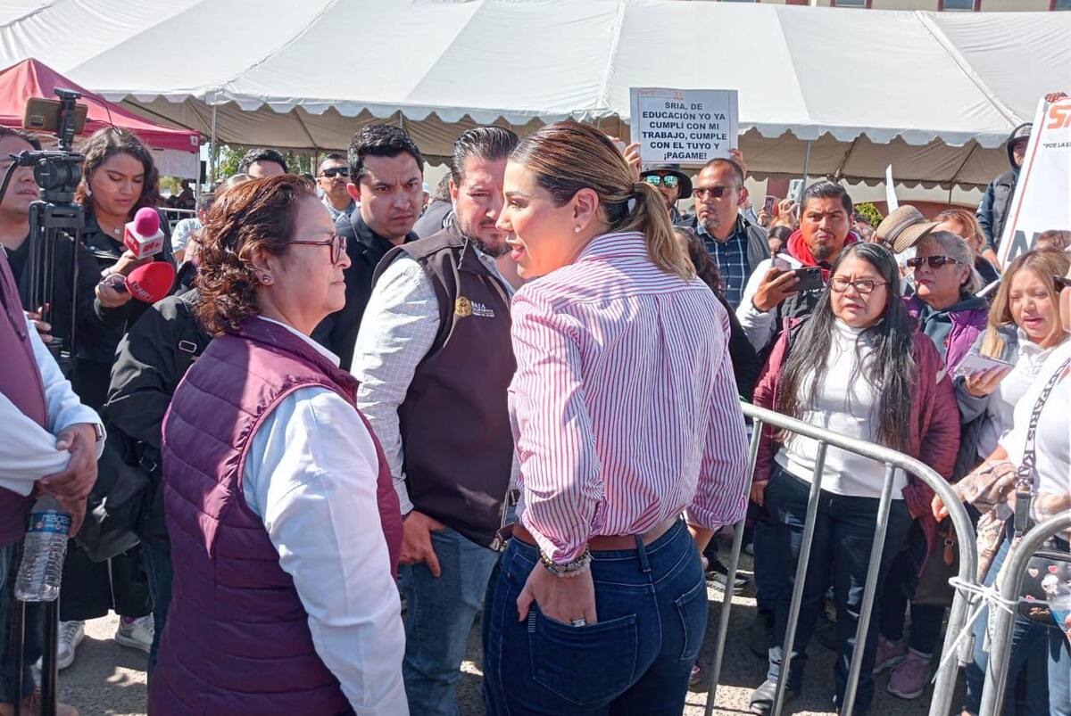 Los quejosos indicaron que no habían sido escuchados por la alcaldesa, quien intentaba explicar la situación.