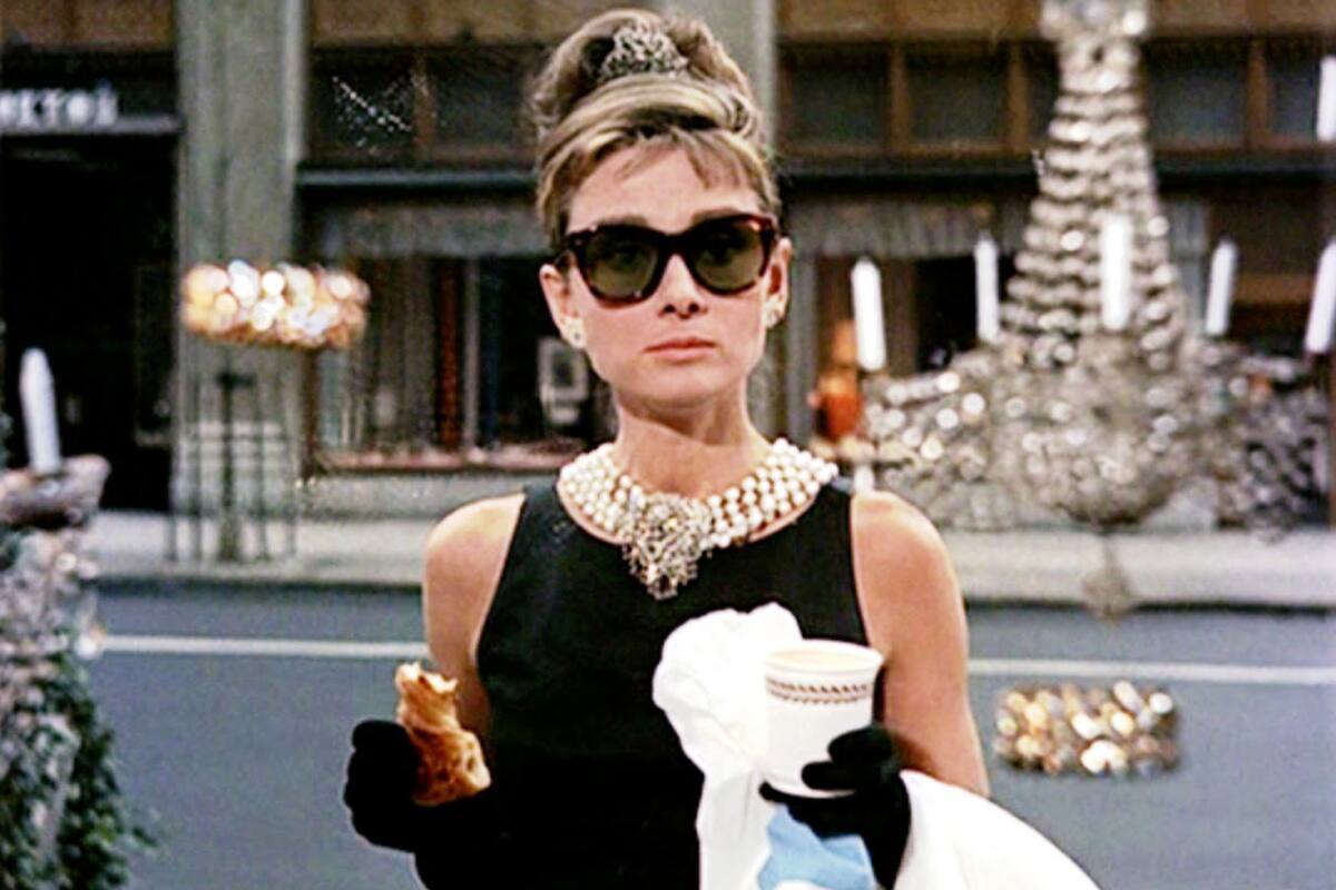 Tiffany presentará el vestido y collar que uso Audrey Hepburn en Londres