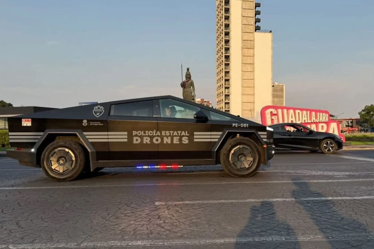 Jalisco moderniza flota policial con vehículos Tesla Cybertruck