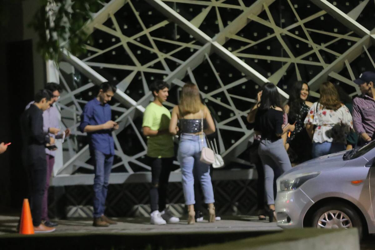 Crece afluencia en bares y antros de Sonora al bajar el riesgo epidemiológico