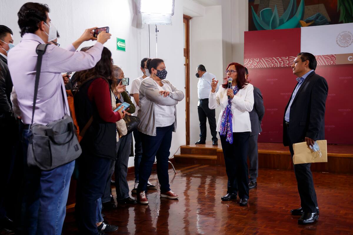 La nueva secretaria de Educación de Pública promete dignificar a los maestros