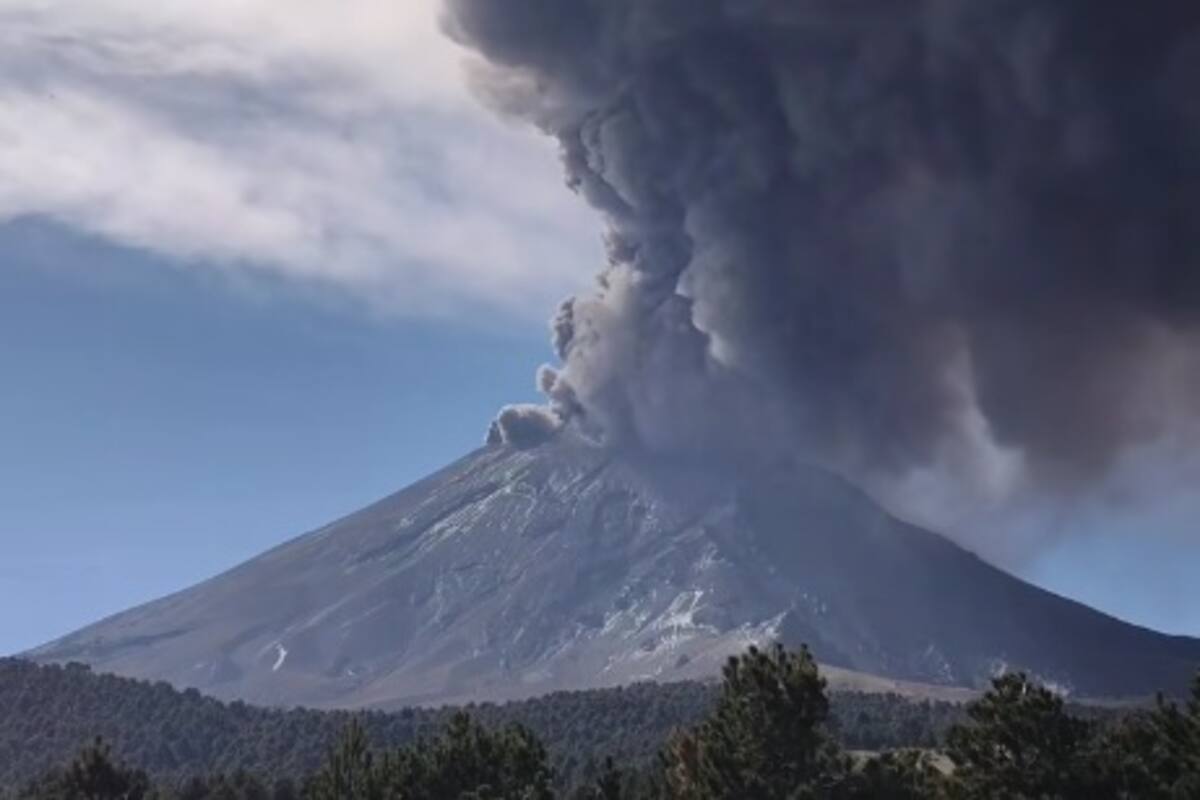 Recogen 11 toneladas de ceniza del Popocatépetl