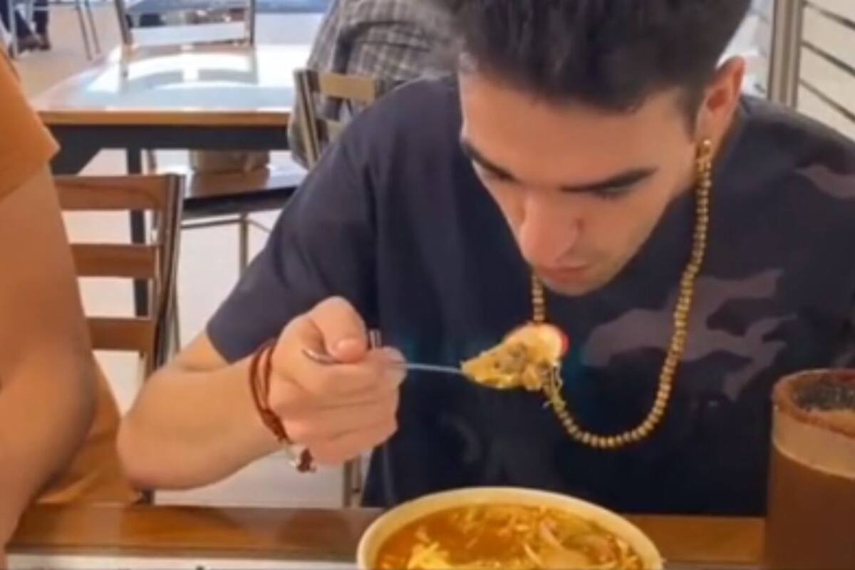 VIDEO: Español prueba pozole por primera vez y su reacción se hace viral