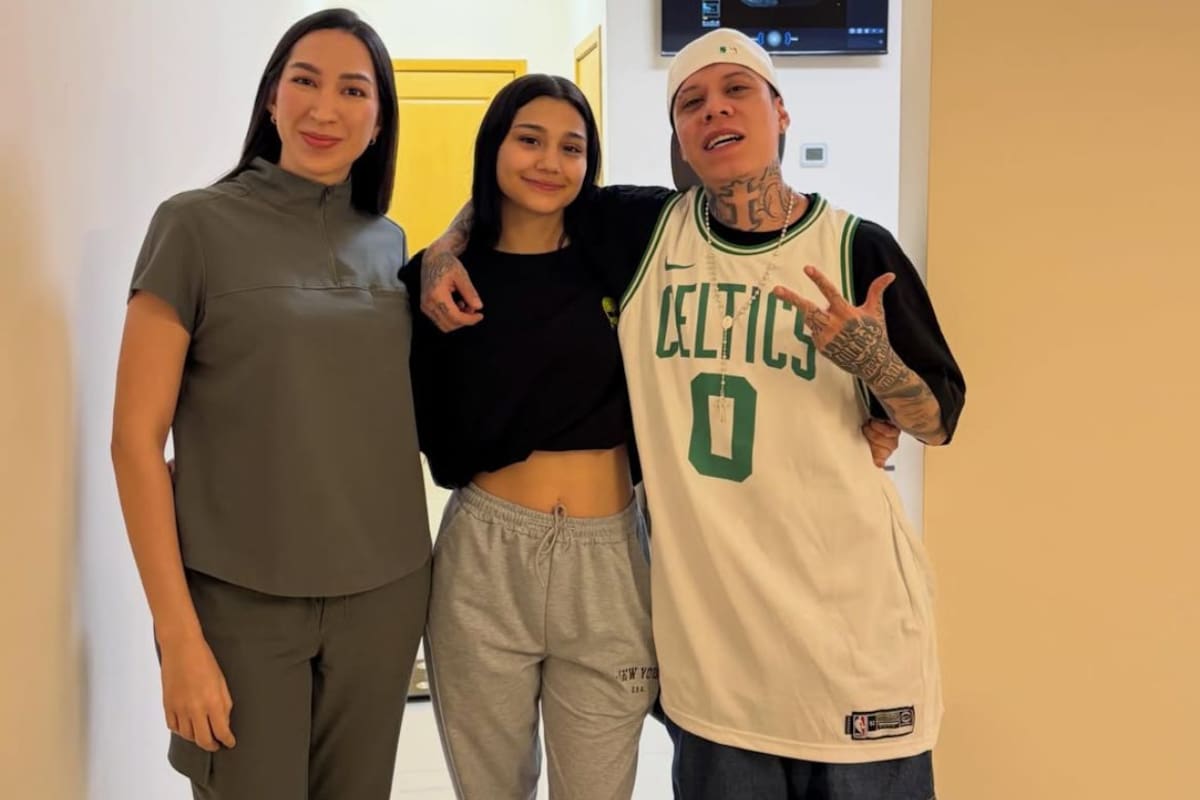 Ginecóloga de Hermosillo presume encuentro con Santa Fe Klan y Camila Zamorano en su consultorio