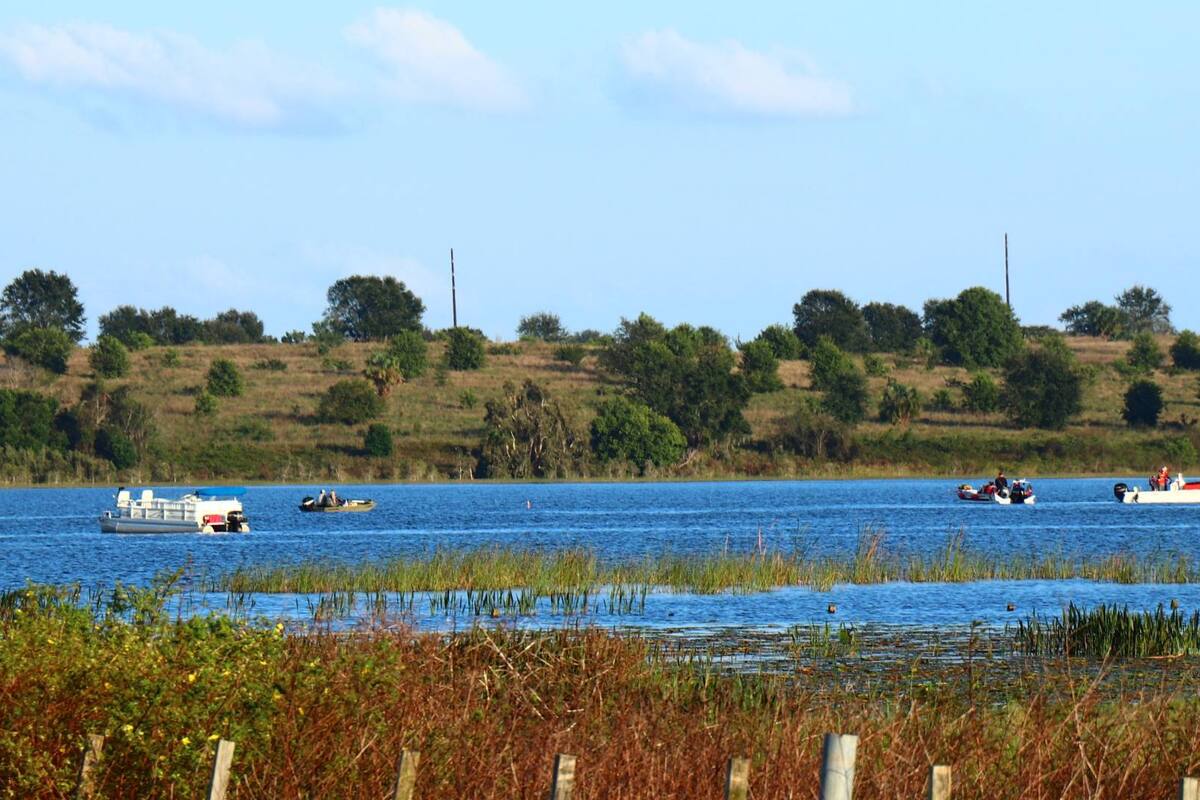 Encuentran muerto a un niño de 9 años desaparecido tras caer a un lago de Florida