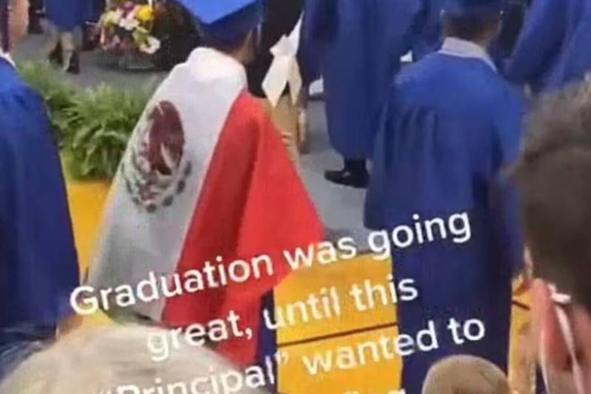 Niegan diploma a estudiante en EU por llevar bandera de México a sus espaldas