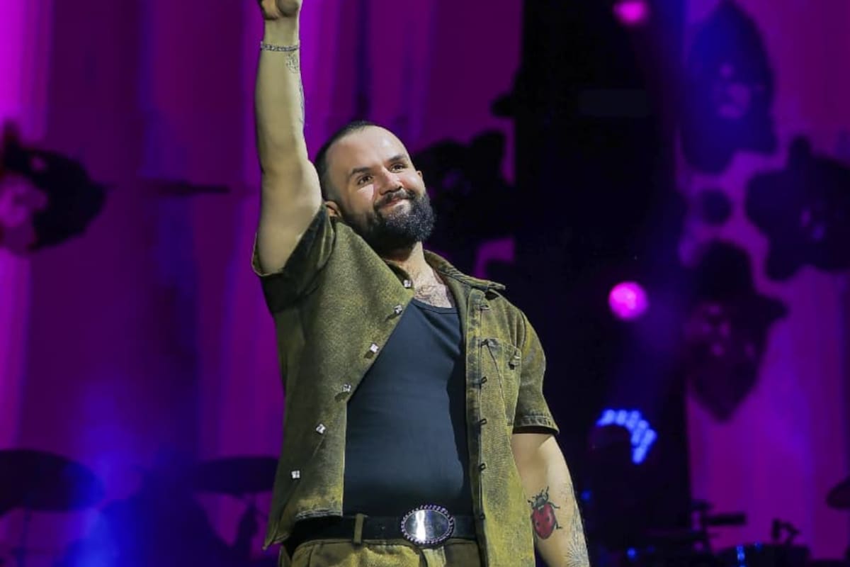 ¡El león llega a su gran fiesta! Carín León sube al escenario principal de La Cura Fest y desata la euforia