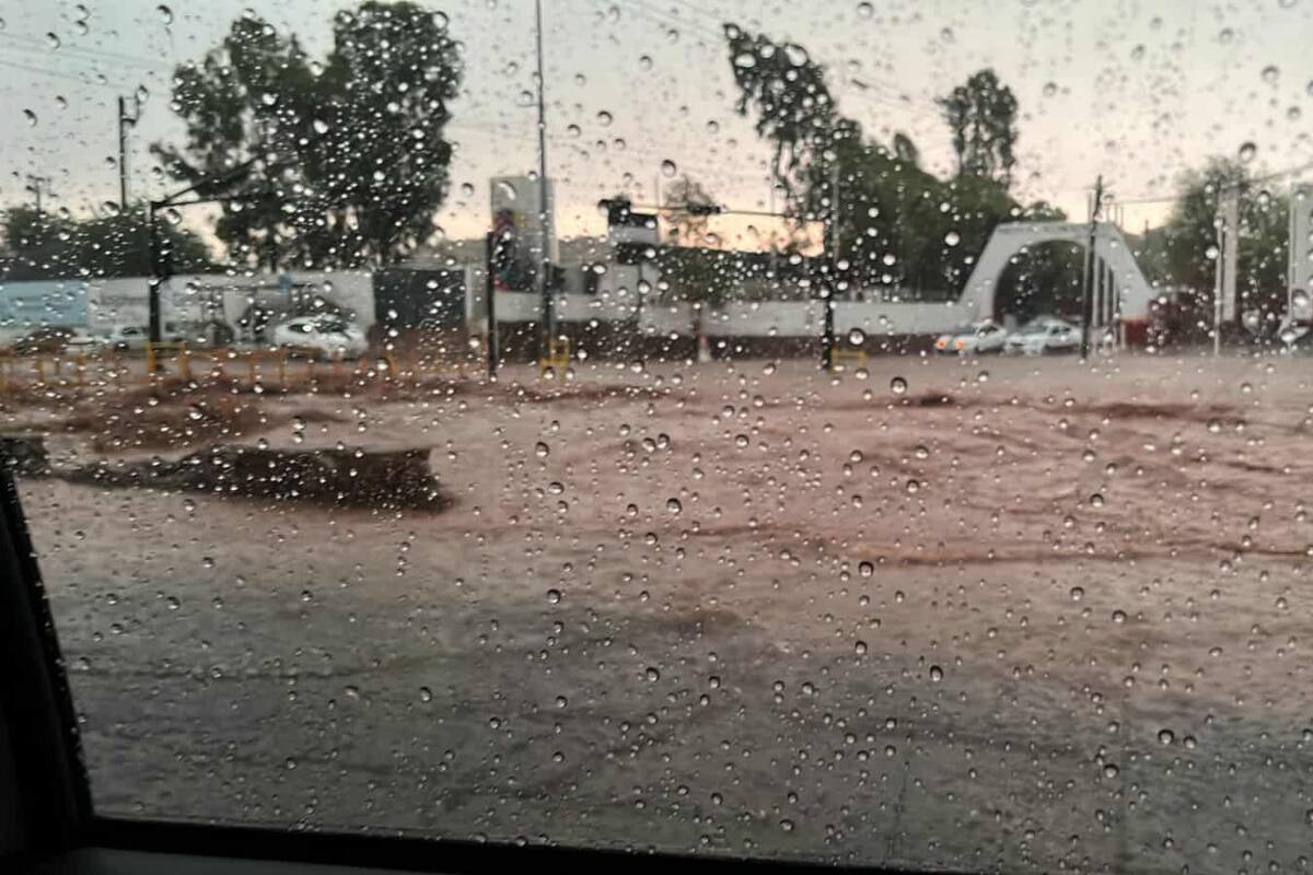Tormentas monzónicas golpean Guaymas: daños en el malecón y viviendas bajo evaluación