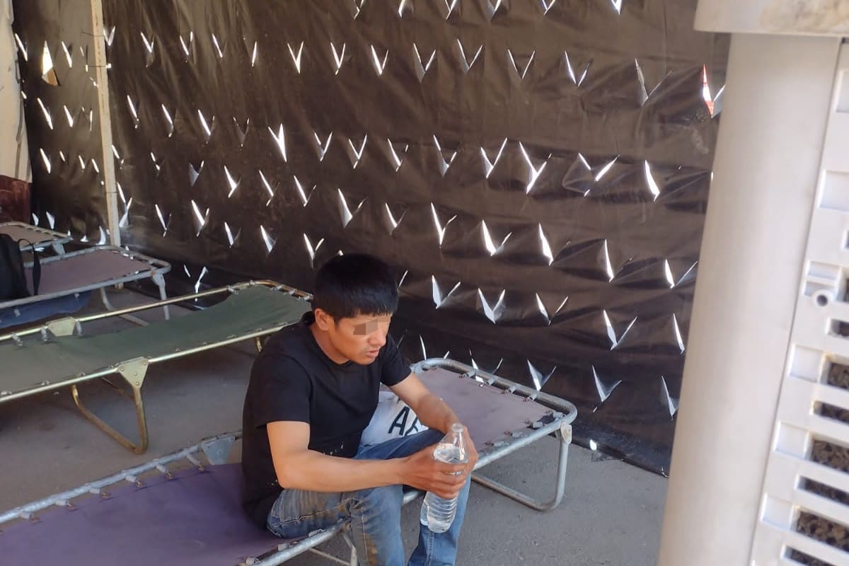 Rescatan a joven oaxaqueño deshidratado cerca de la línea fronteriza