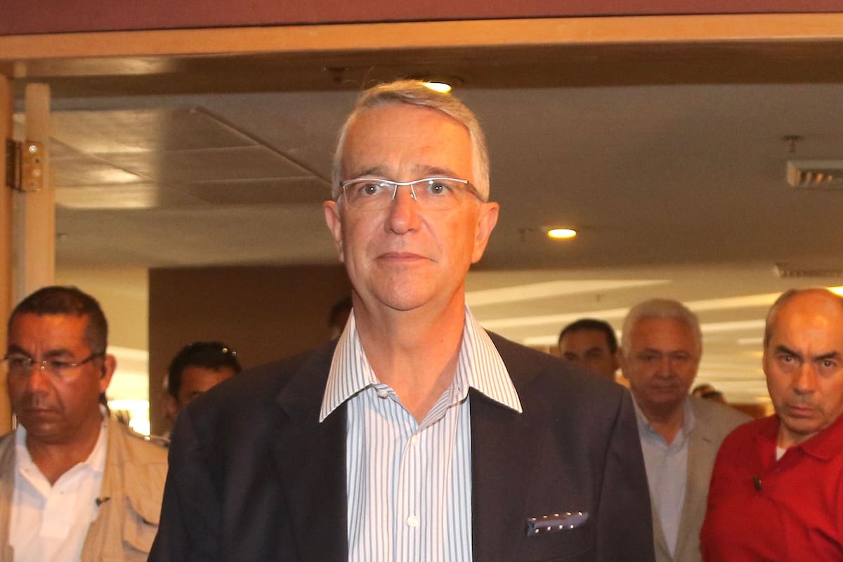 Ricardo Salinas Pliego acusa a Los Supercívicos de mercenarios digitales y a Proceso de golpeteo