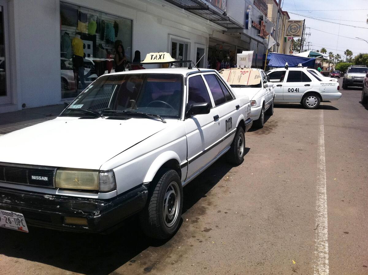 Los taxistas de Navojoa empiezan a tener más clientes tras meses de confinamiento.