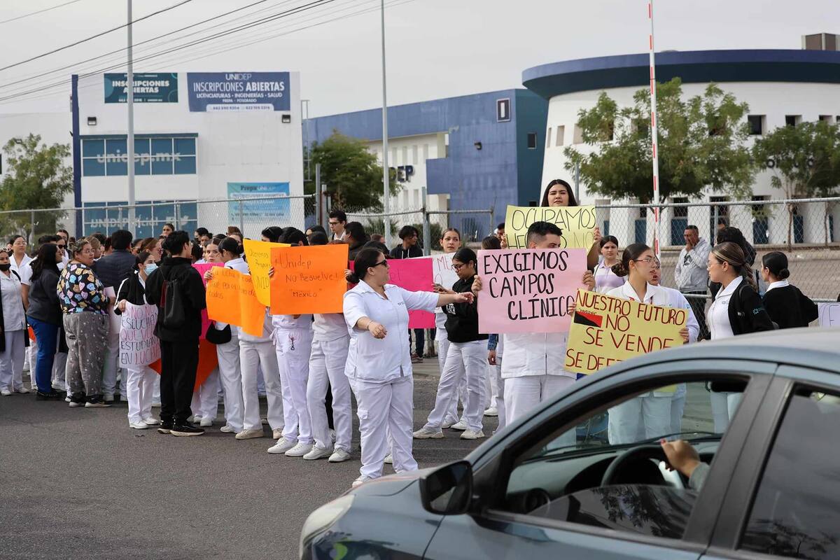 Estudiantes de la UNIDEP bloquean bulevar Las Quintas en protesta por violencia y falta de respuesta de autoridades escolares