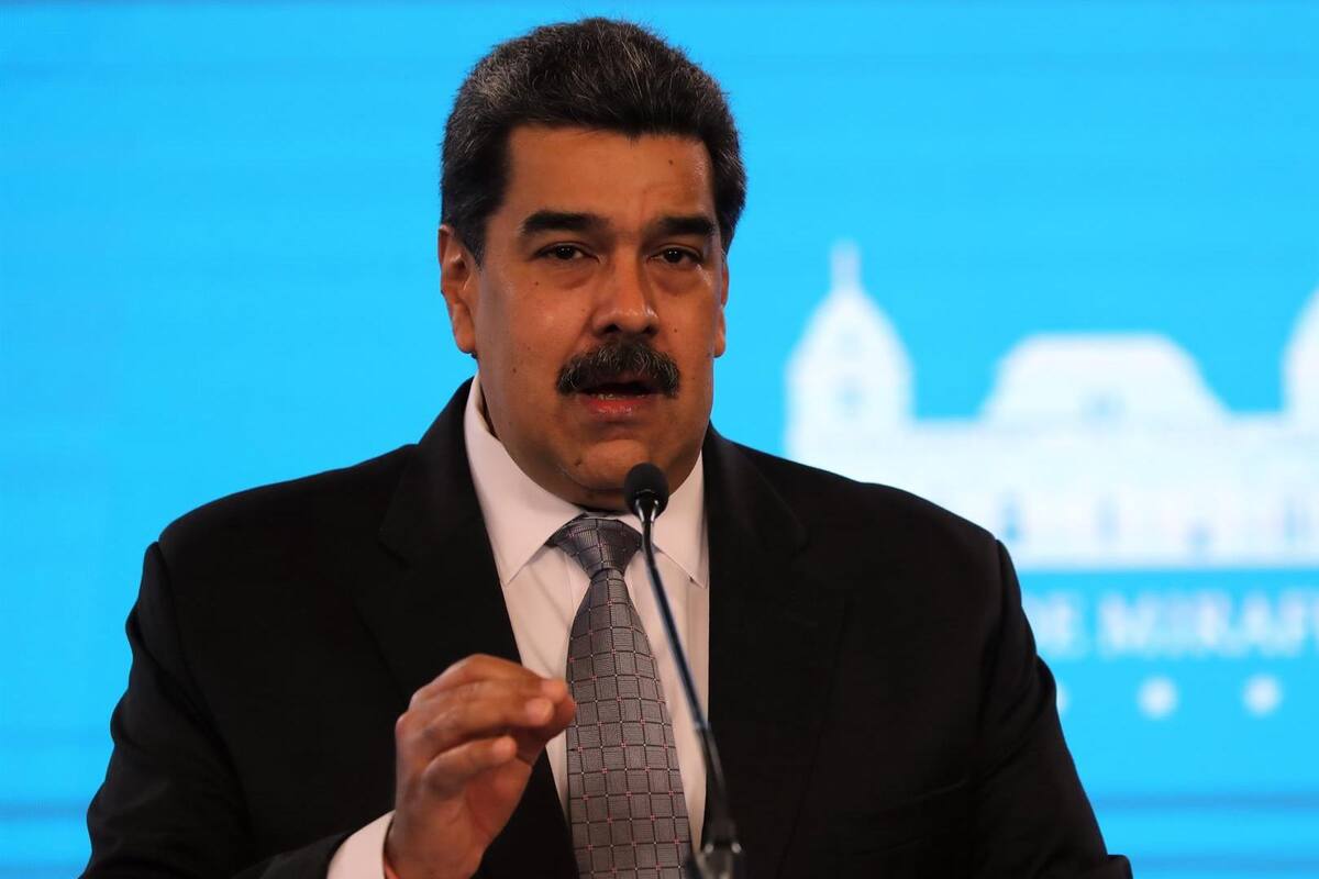"¡Miserables!": Maduro explota contra EU por decidir no enviar vacunas a Venezuela