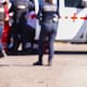 Hombre se lesiona al dispararse con pistola de clavos
