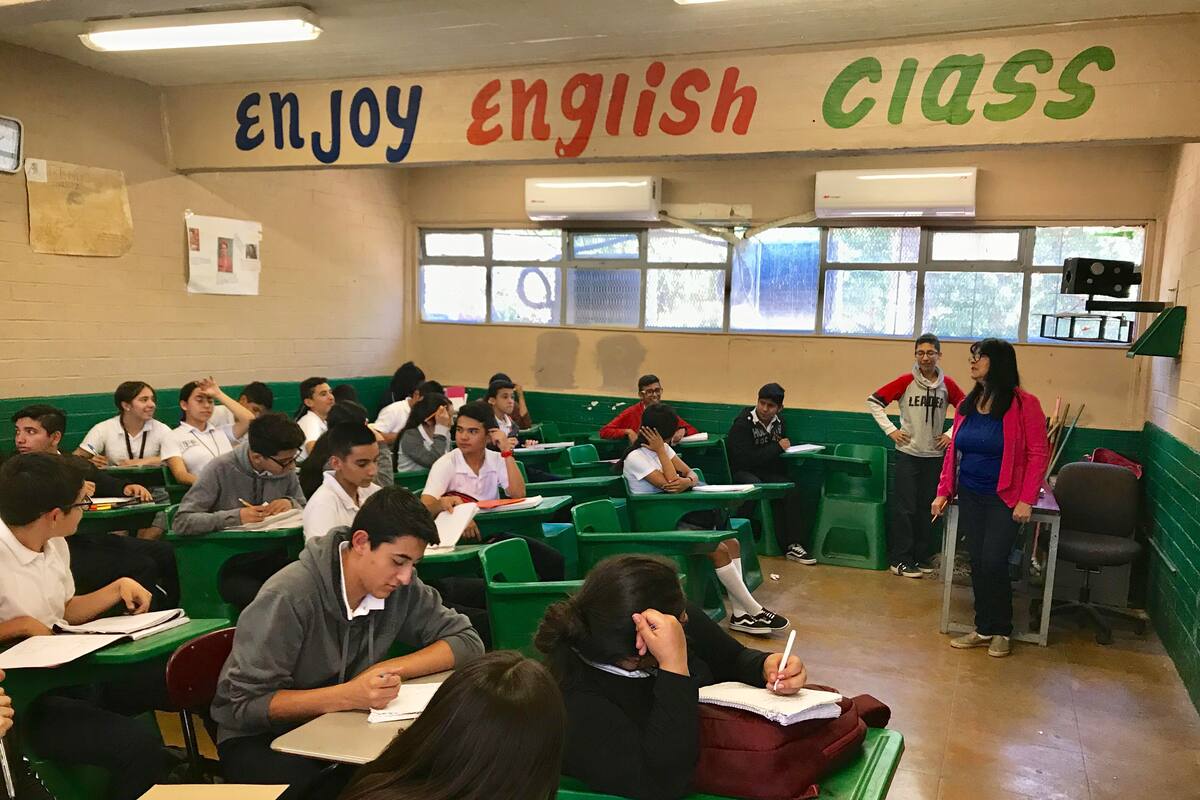 Supera Irene sus dolencias para seguir dando clases