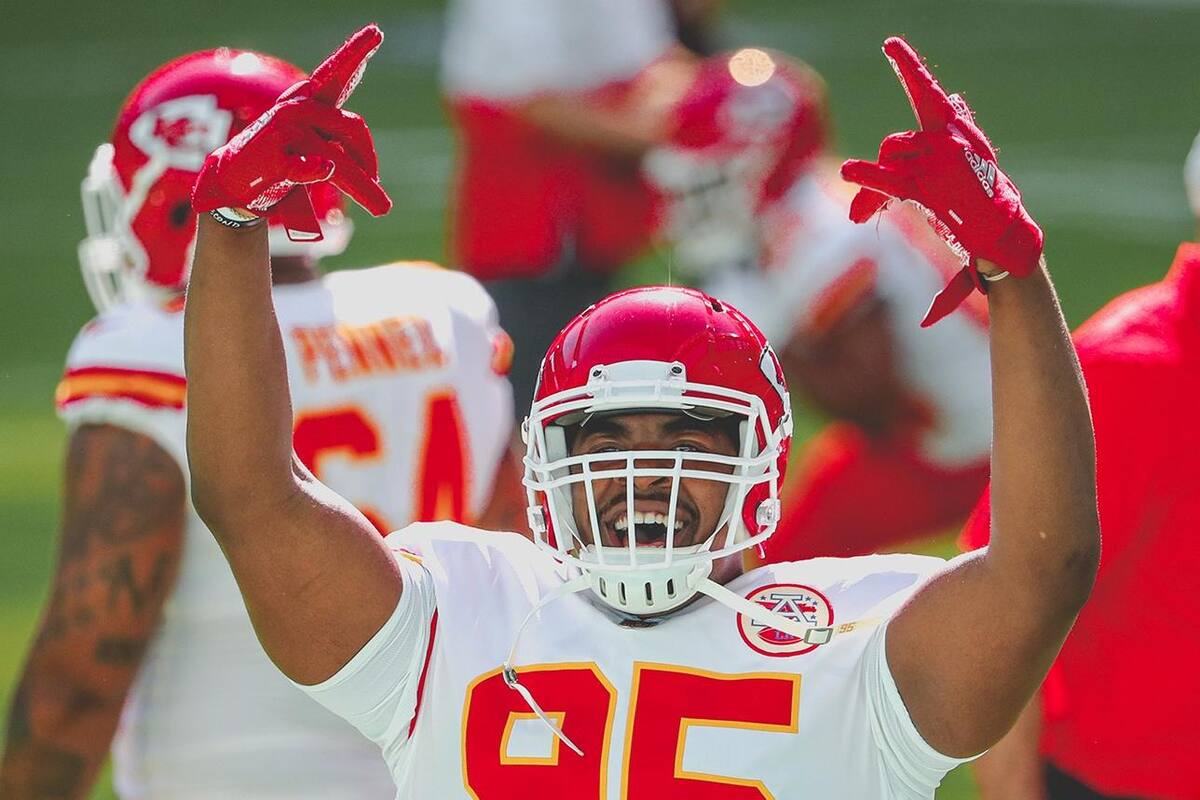 Los Chiefs conquistan su división con victoria sobre los Delfines