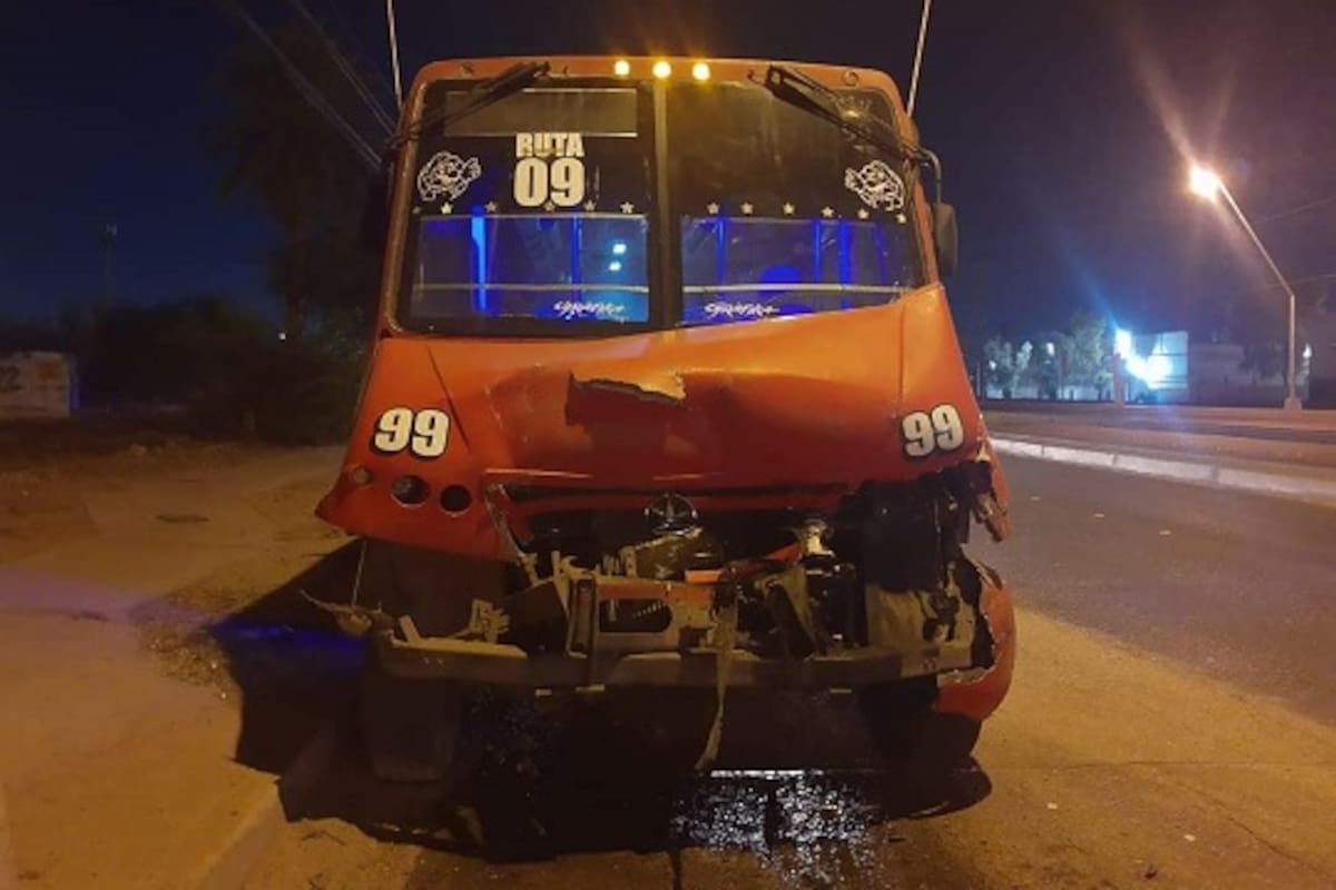 Chocan por alcance autobuses en Corredor Industrial Palaco