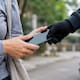 ¿Qué hacer si roban tu celular? Así puedes proteger tus cuentas bancarias y redes sociales