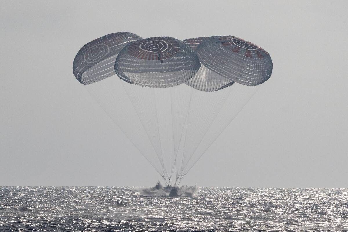Tras casi ocho meses en el espacio, cuatro astronautas regresan a la Tierra después de reemplazar a una tripulación evacuada por una emergencia médica