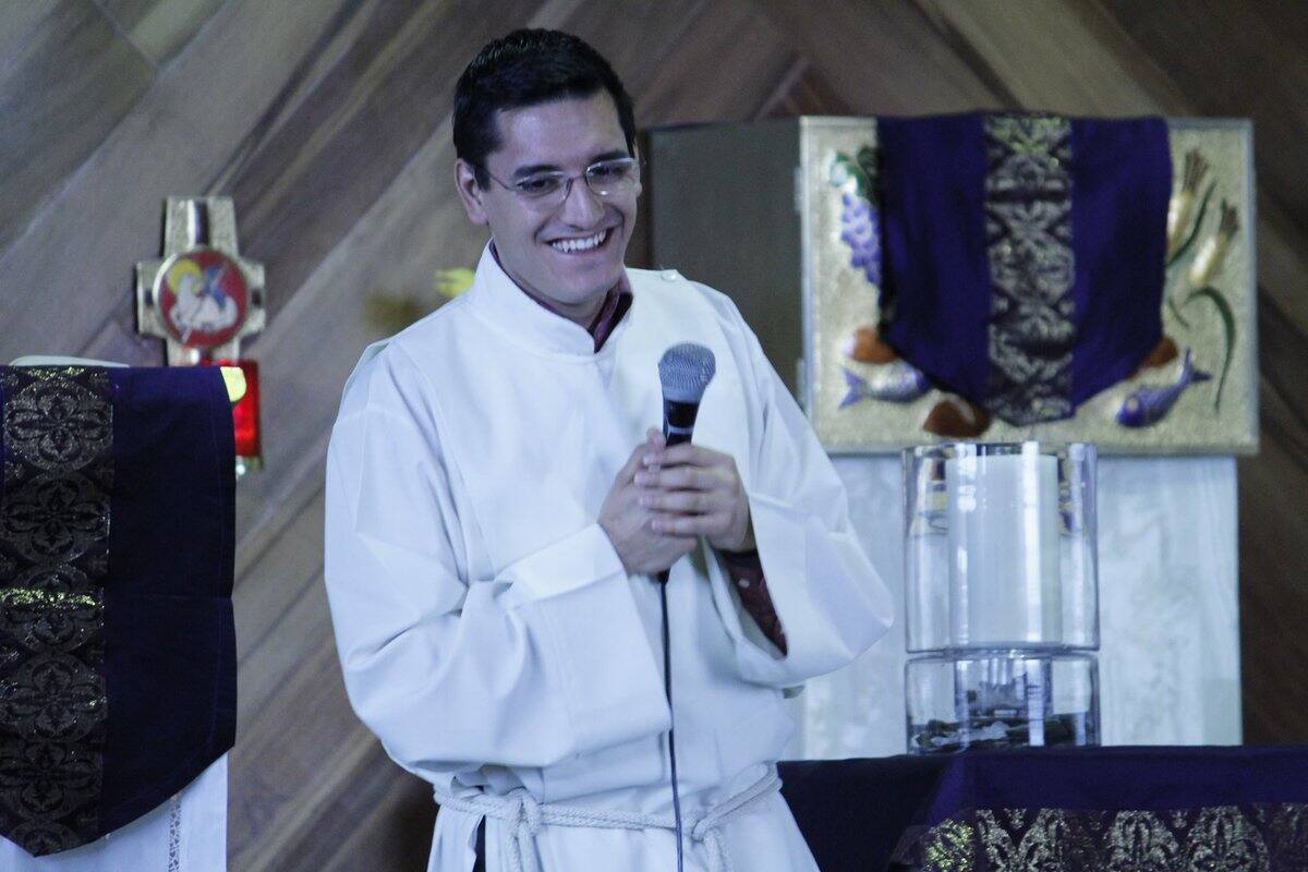 Sacerdote detenido ofició misa fúnebre de Leonardo