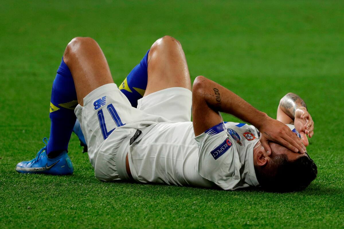 Se acabaron las competiciones europeas para los futbolistas mexicanos