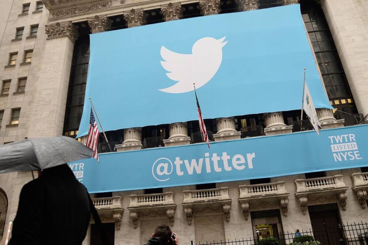 Acciones de Twitter se desploman tras suspender cuenta de Donald Trump; pierden 10%