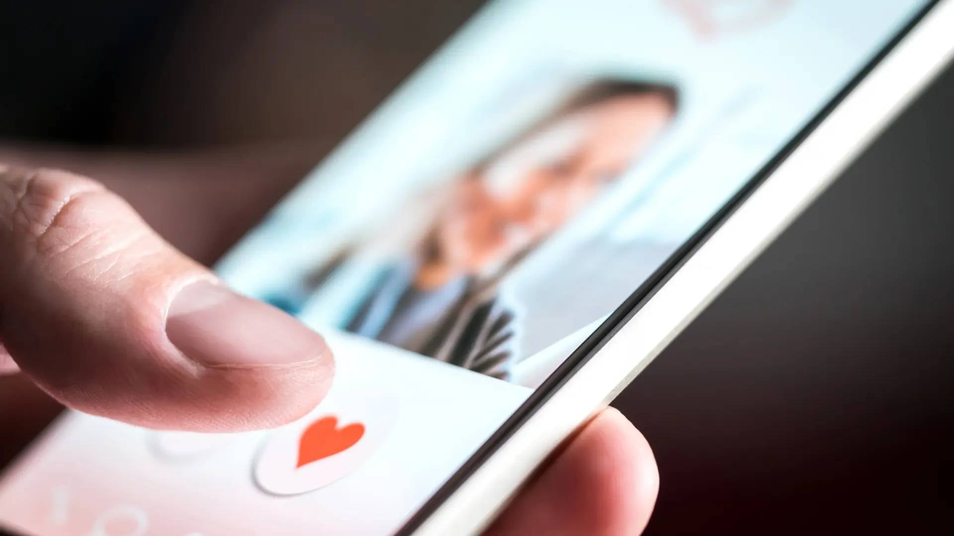 Rusos desarrollan app de citas para personas sin deudas / Foto: Especial