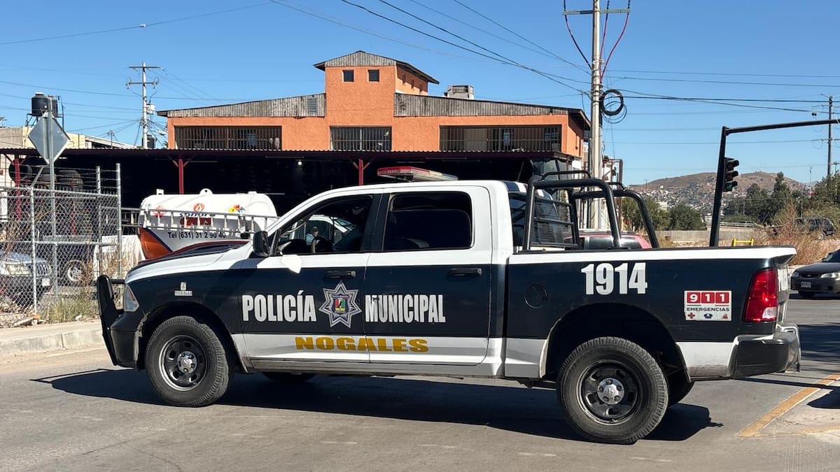 Encuentran a un presunto ladrón escondido en el baño de una casa de la colonia Obrera de Nogales y lo detienen