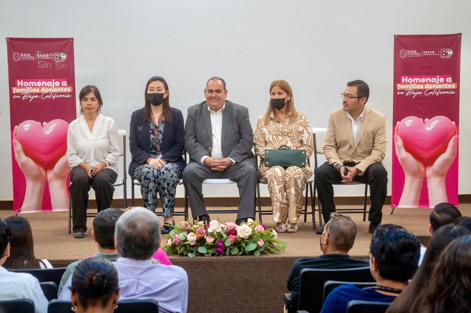 Familias y especialistas participaron en el homenaje realizado en Baja California para reconocer la importancia de la donación de órganos y tejidos. Foto: Cortesía