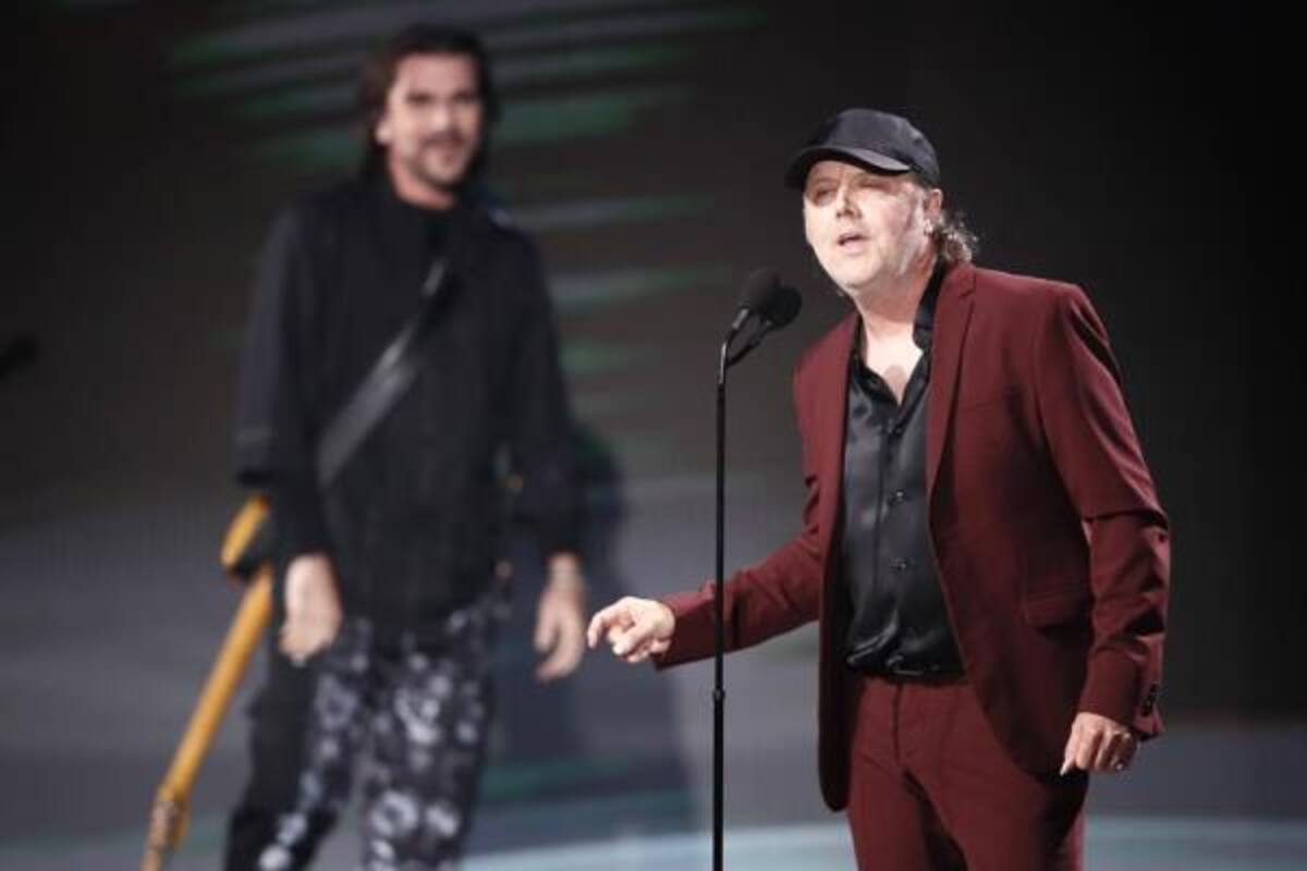 Metallica se sube al escenario de los Latin Grammy para homenajear a Juanes