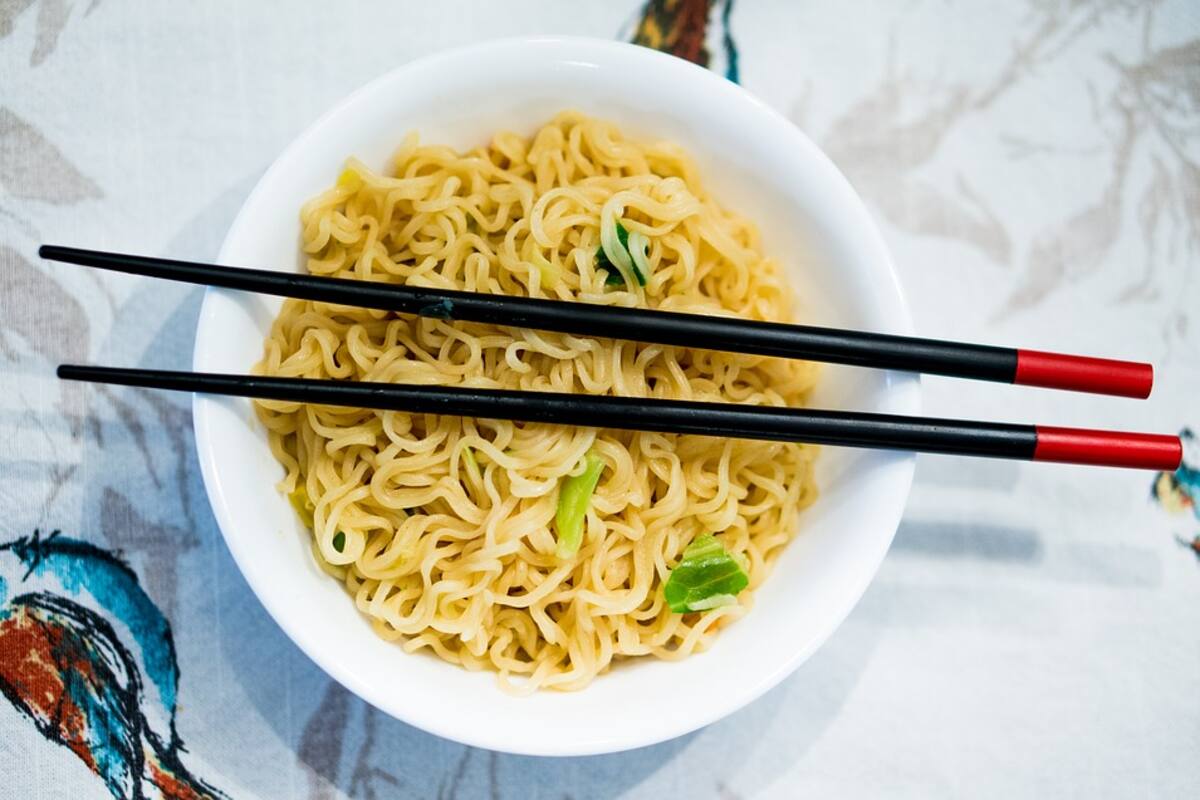 Niño muere al comerse una sopa instantánea