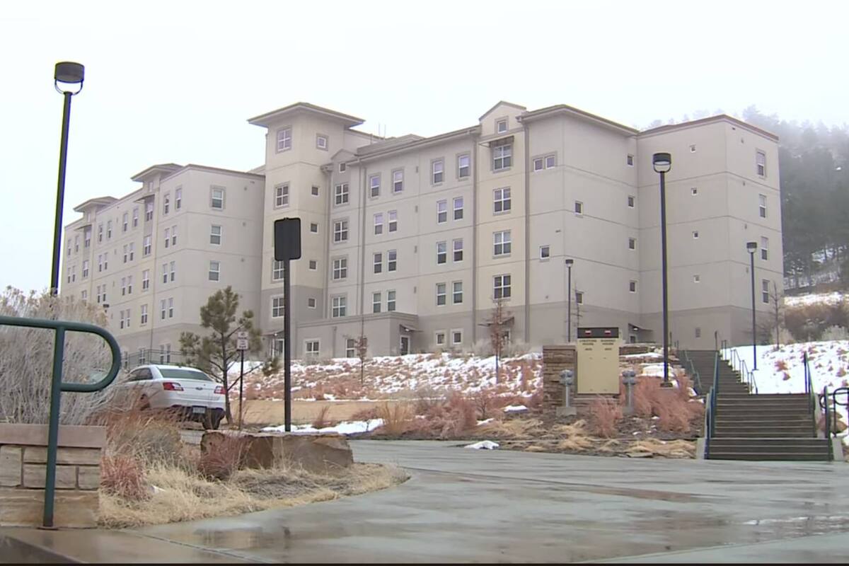 Dos muertos tras tiroteo en residencia estudiantil en universidad de Colorado Springs: reporta policía