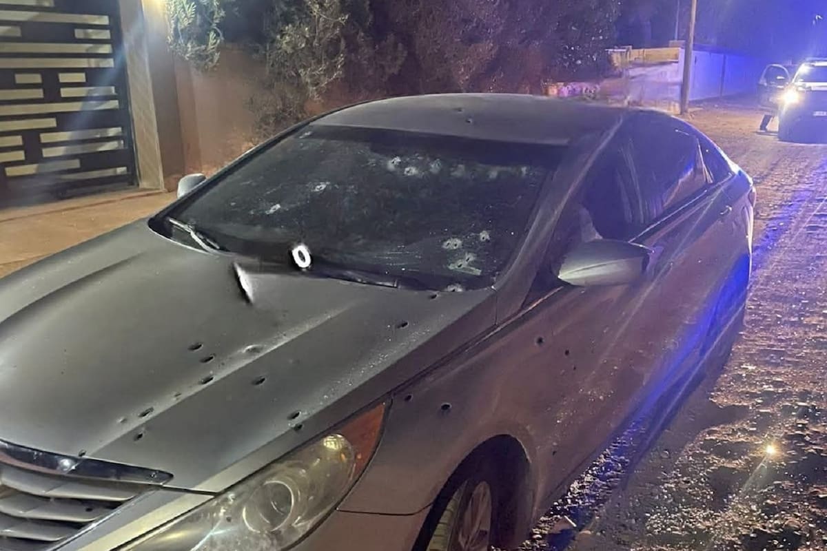 Asesinan a hombre a bordo de un vehículo en Camalú