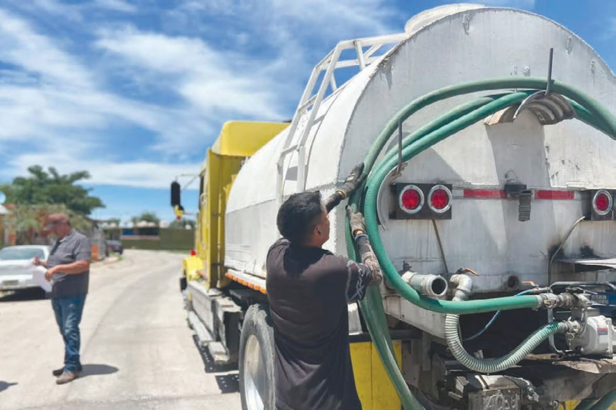 Agua potable en La Mesa, Nogales, se restablece al 60%; Oomapas mantiene reparto con pipas mientras concluyen reparaciones del pozo