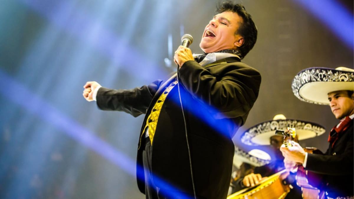 ¿Por qué los aficionados usan “Hasta que te conocí” de Juan Gabriel para alentar a la Selección Mexicana y cómo surgió esta tradición rumbo al Mundial 2026?