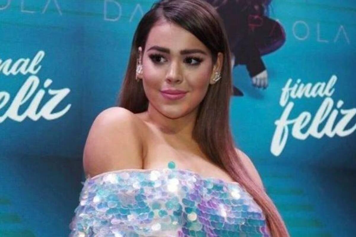 Danna Paola luce su figura en bikini