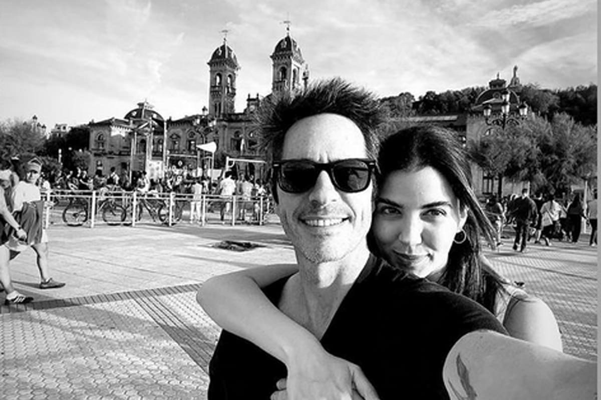 Mauricio Ochann muestra parte de sus vacaciones con Kailani y su novia en España