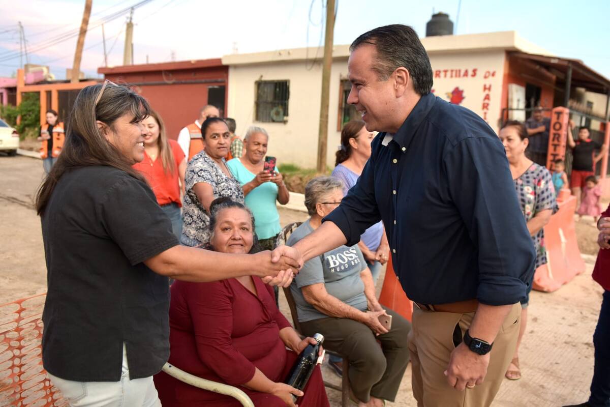 Constata ‘Toño’ avances de pavimentación en avenida Suaqui Grande