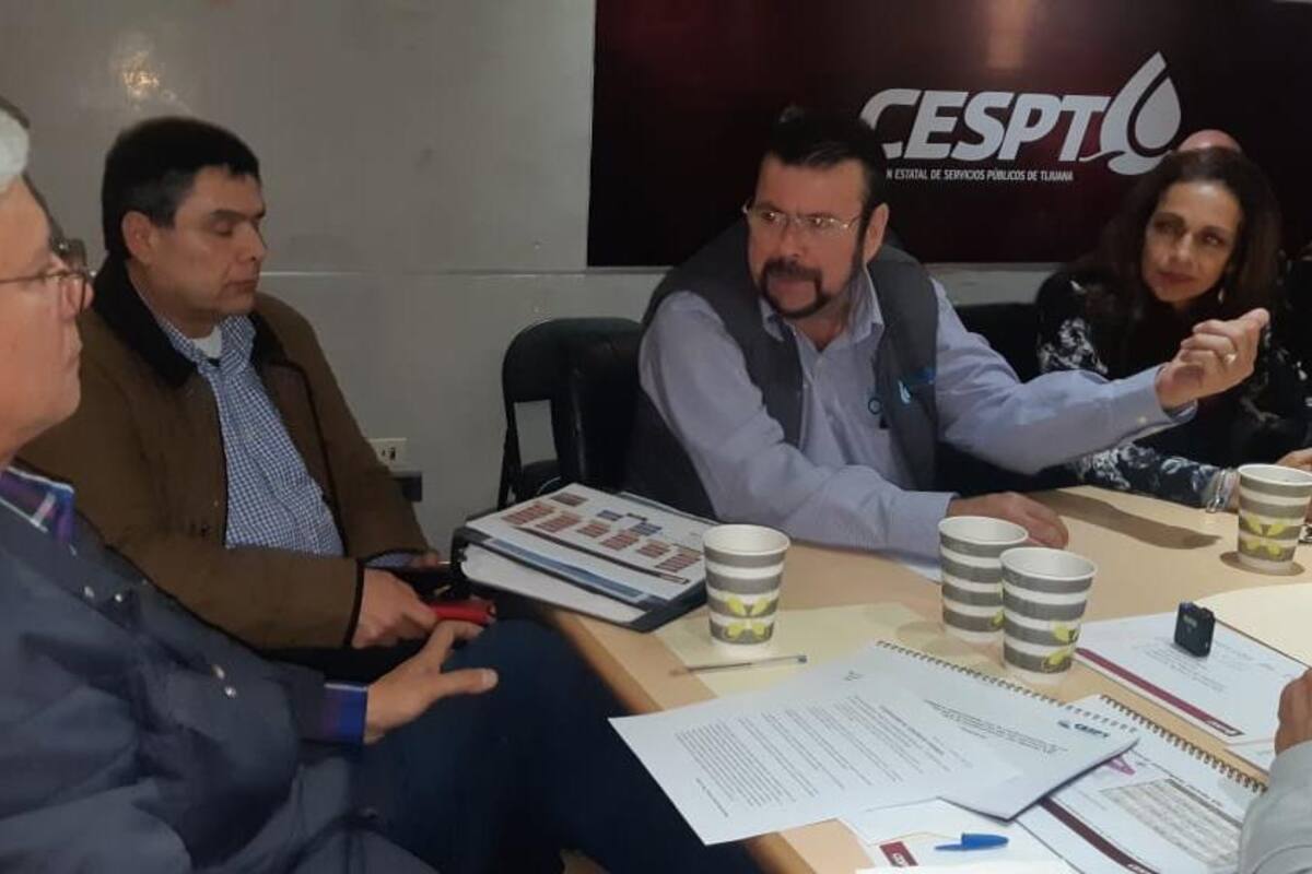Se reúne Gobernador con directivos de la Cespt