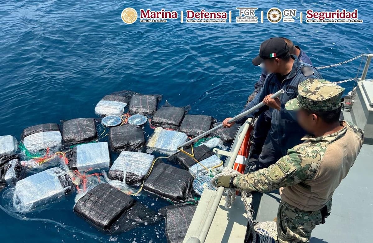 El Gabinete de Seguridad informó que el decomiso forma parte de los operativos marítimos para frenar el tráfico internacional de droga en el Pacífico mexicano. | Foto: Gabinete de Seguridad.