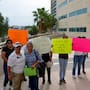 Familias de 21 detenidos en fiesta de Mexicali exigen a Fiscalía completar audiencias