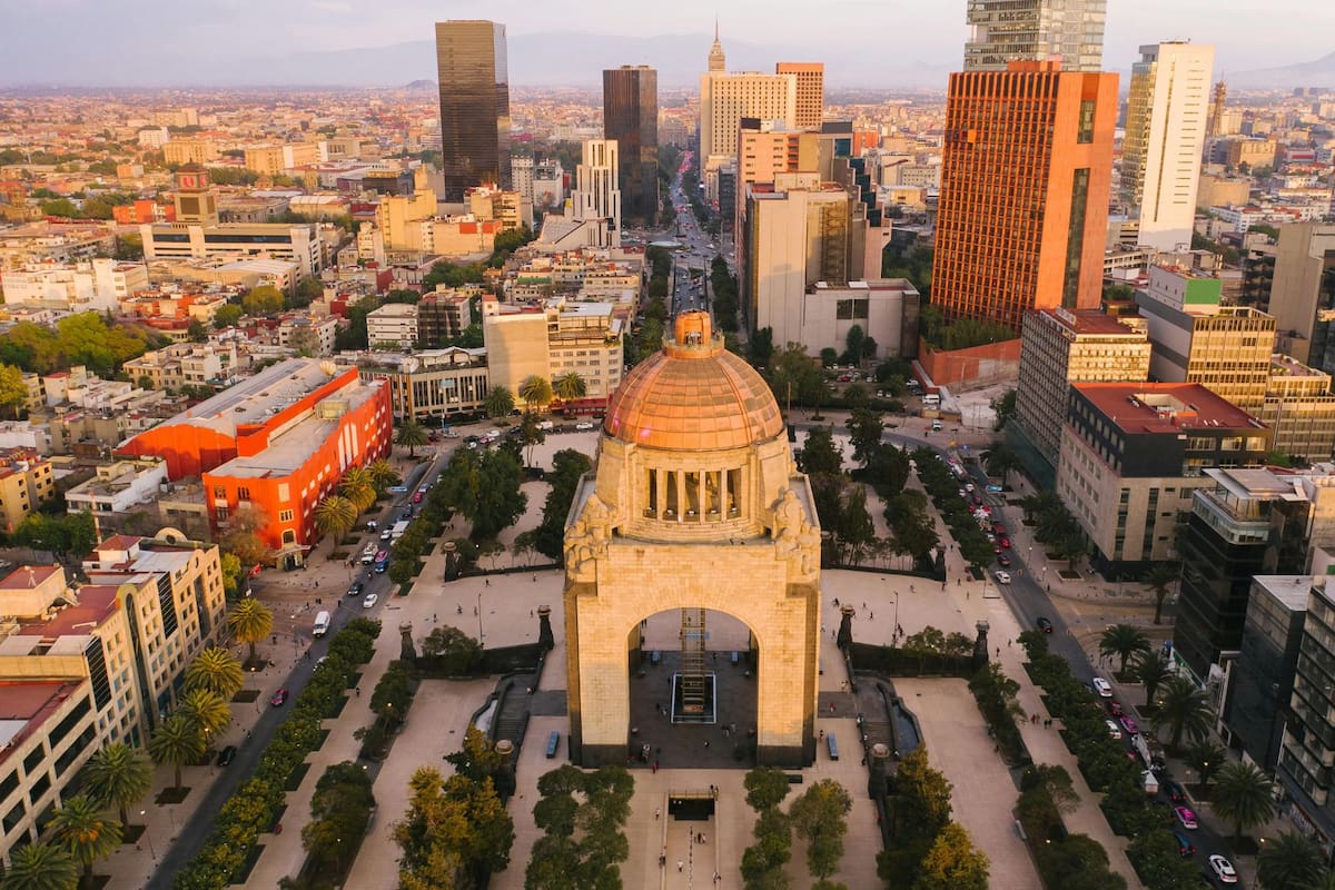 La CNBV confirma que los ocho bancos principales de México superan los niveles mínimos de capital requeridos para proteger el dinero de los usuarios y la economía nacional