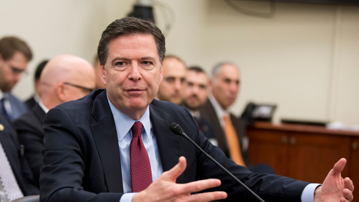 Exdirector del FBI, James Comey, es imputado por presuntas amenazas contra Donald Trump y podría enfrentar hasta 10 años de prisión