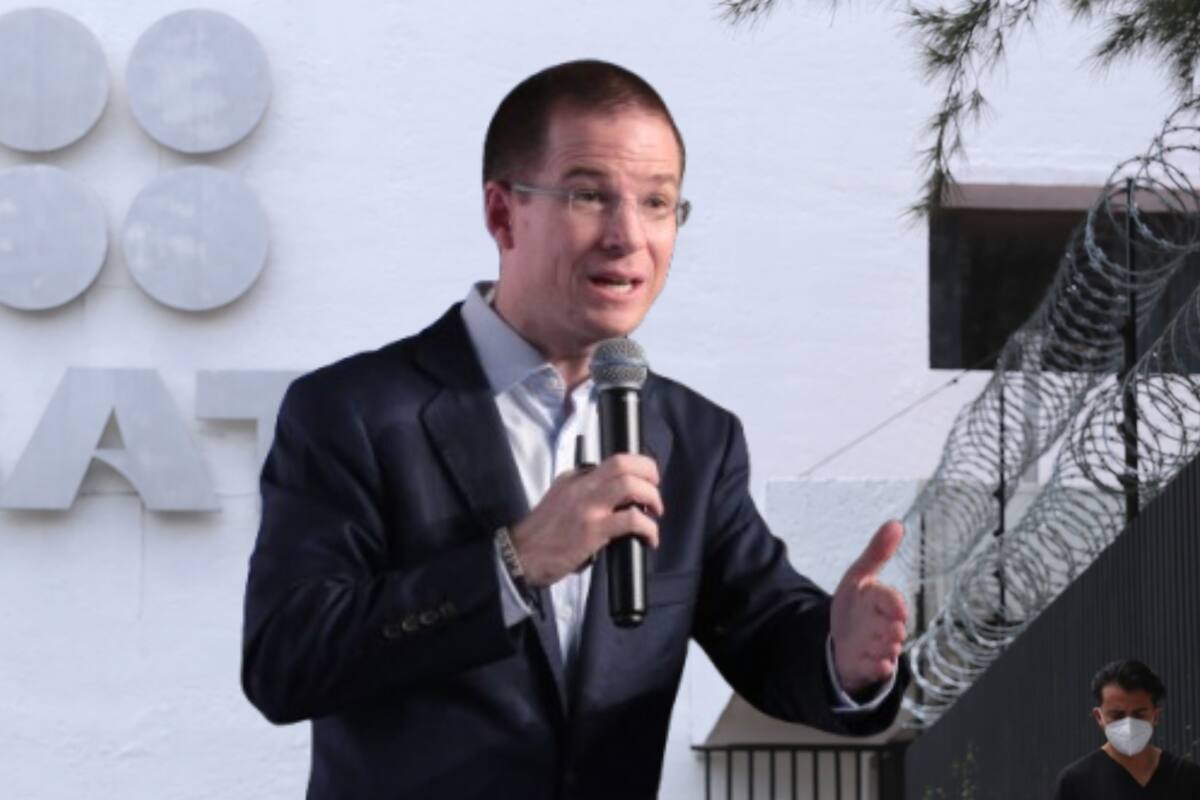 Acusan a ex servidora de SAT por ‘ayuda’ a empresa de Anaya y la procesan