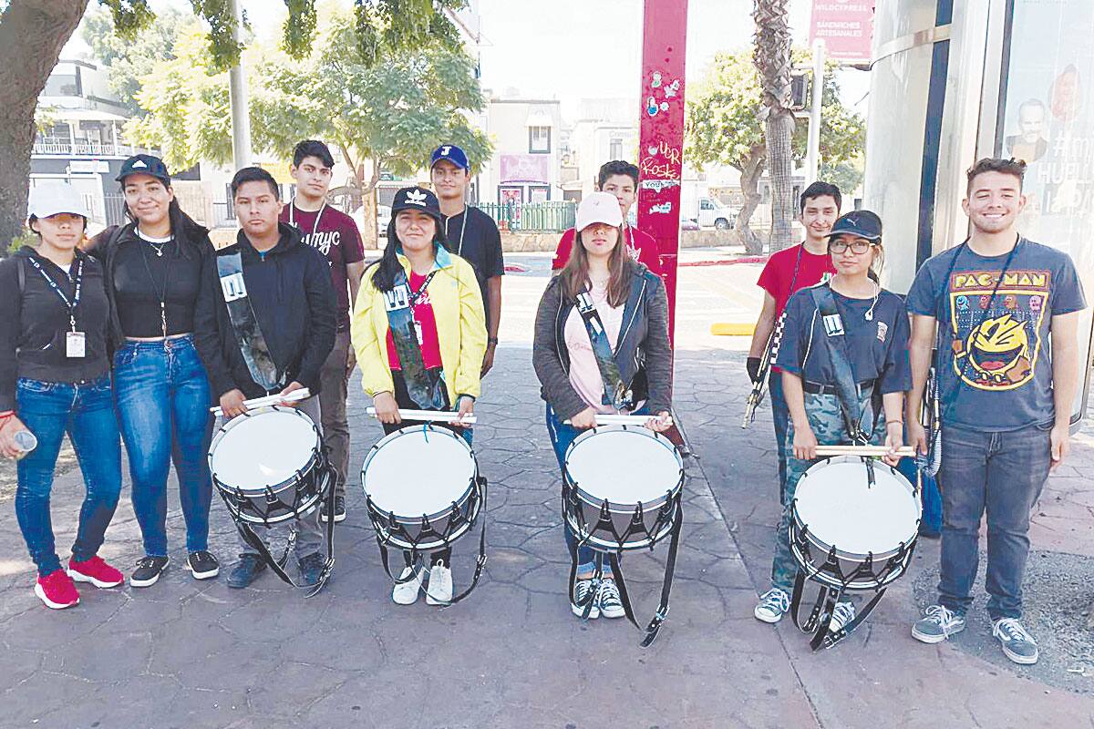 Solicita banda de guerra apoyo de la comunidad para acudir a concurso