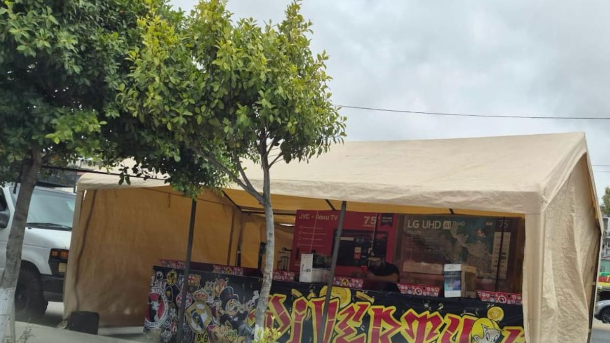 Operan puestos de juegos de azar en centro comercial de Rosarito pese a prohibición