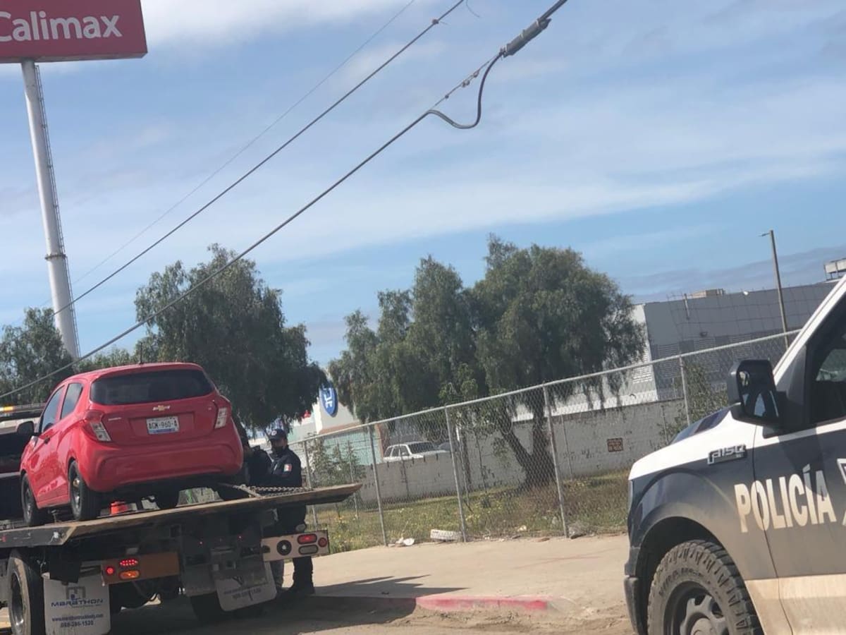 Conductores deben esperar hasta el día siguiente o incluso hasta el lunes para liberar sus unidades, lo que genera costos adicionales. Foto: Carmen Gutierrez