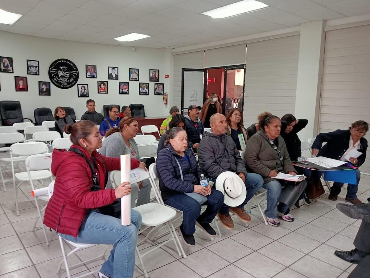 Vecinos del bulevar Popotla indicaron que muchos de ellos son comerciantes y deben pagar sí o sí el predial para actualizar sus permisos. Foto: Carmen Gutierrez
