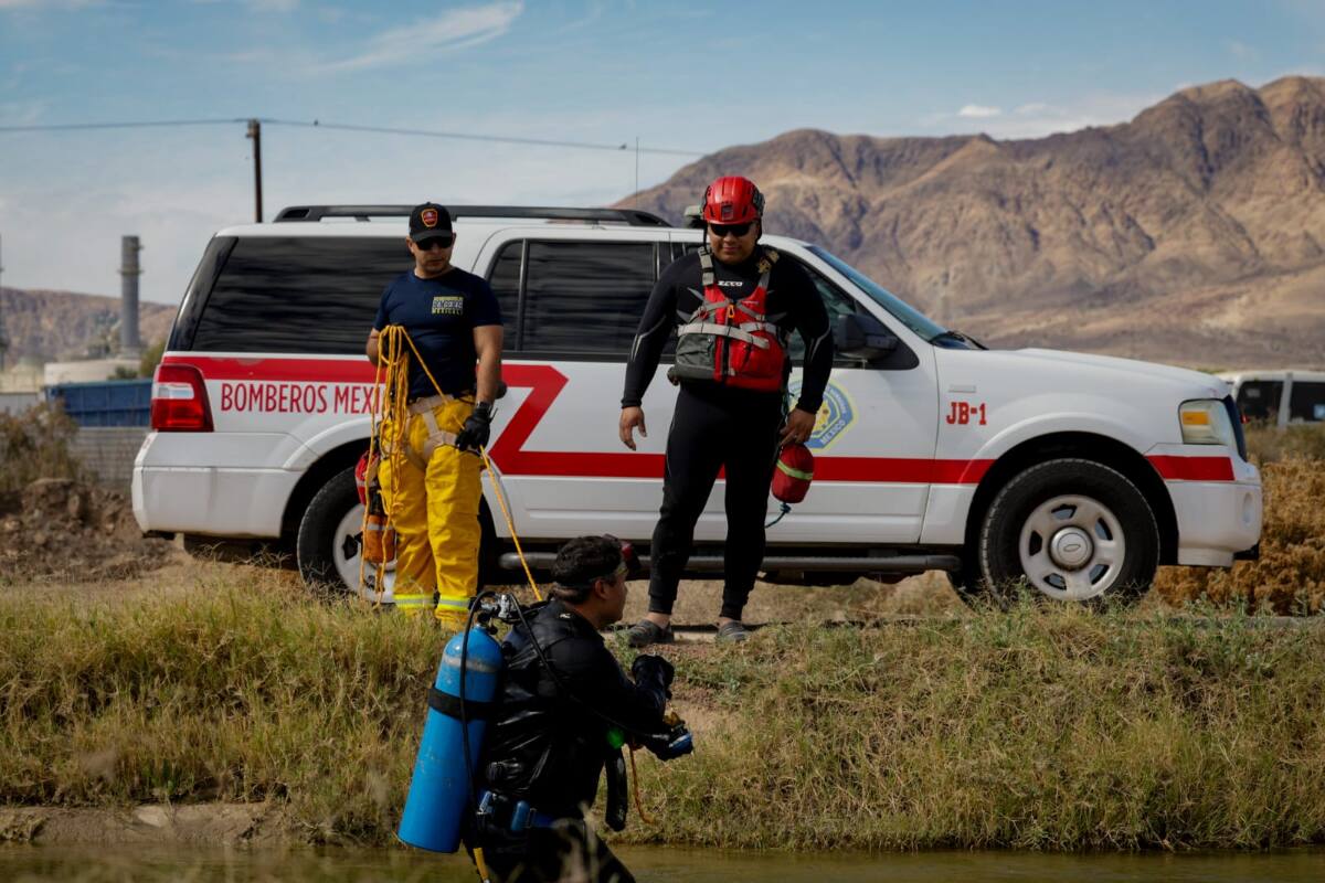 Muere hombre tras caer con su carro al canal reforma