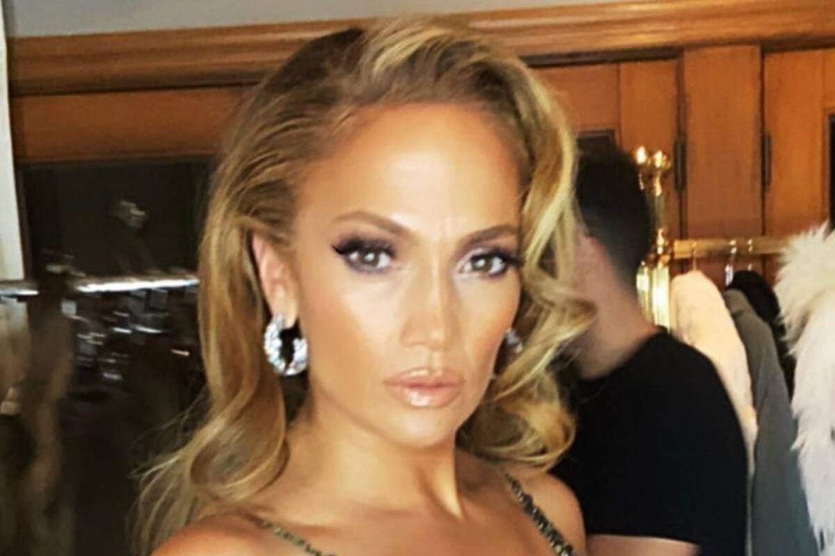 JLo presume cuerpazo y enciende las redes